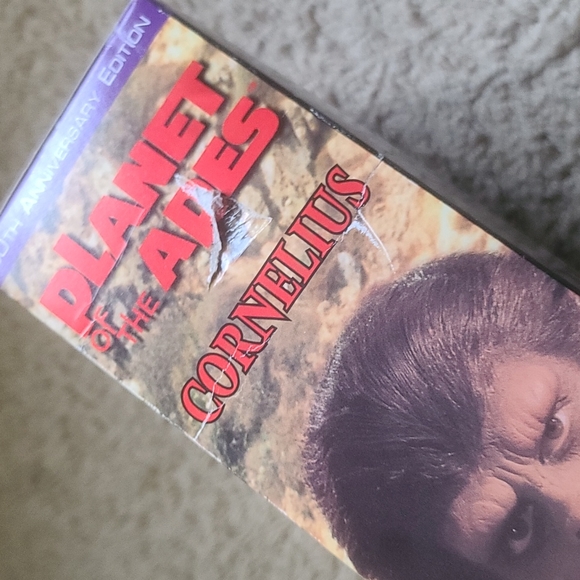 Planet of the Apes Cornelius Hasbro Signature Series Collectible Figure - Picture 3 of 4